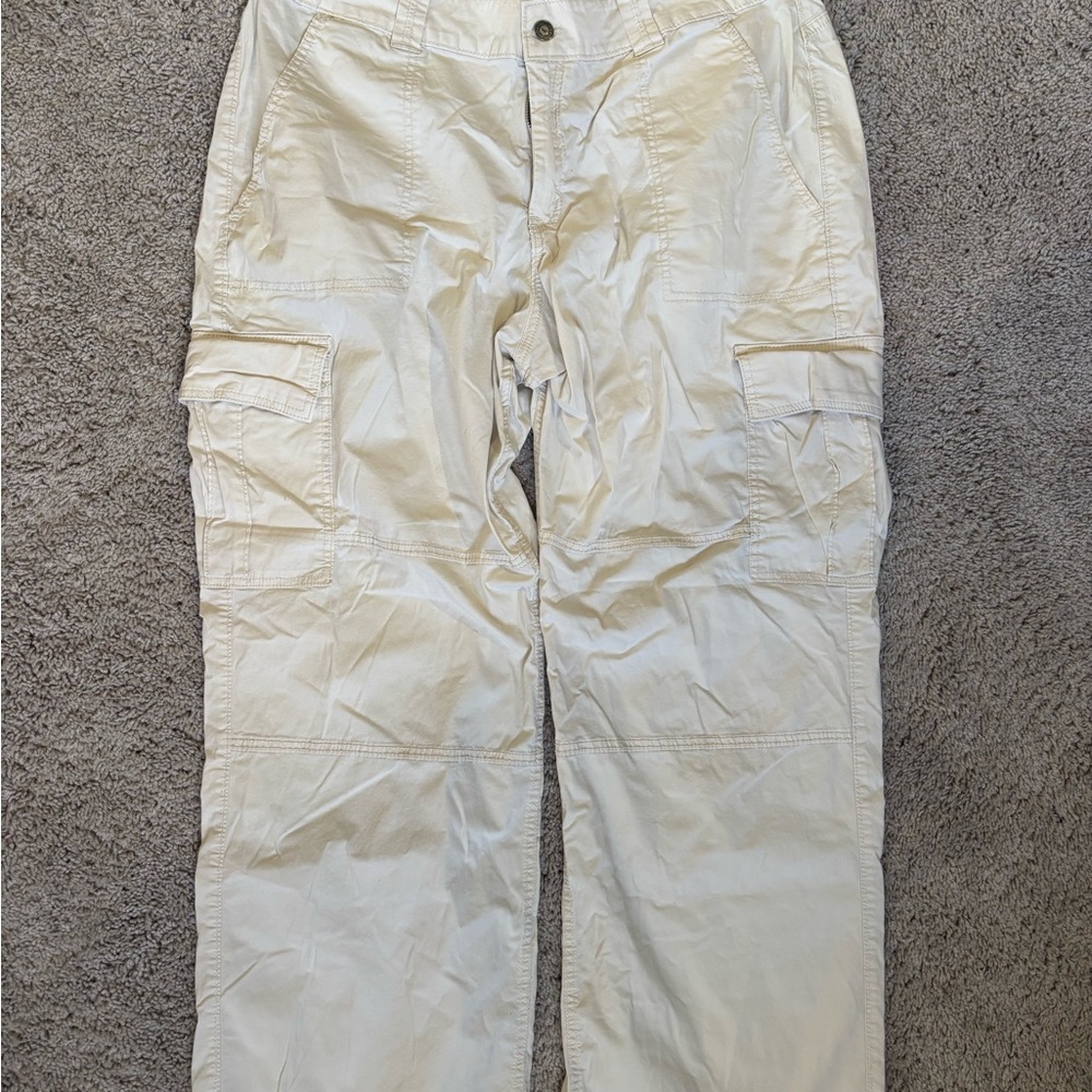 Hollister Women’s Light Cream Cargo Pants